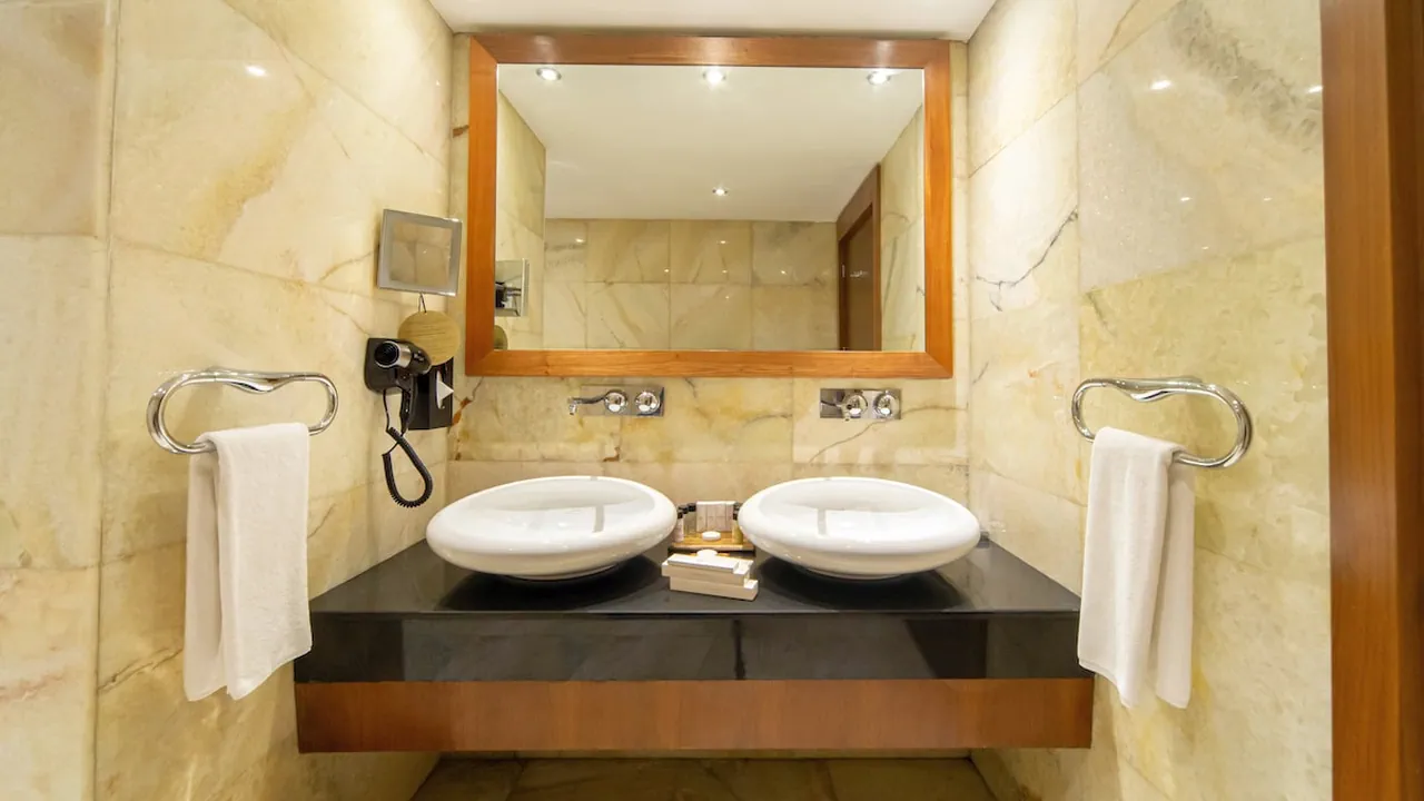 الفندق كراون بلازا حربيه - إسطبول